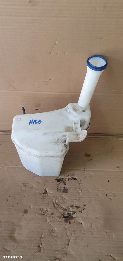 Zbiorniczek spryskiwaczy pompki Toyota Aygo - 2