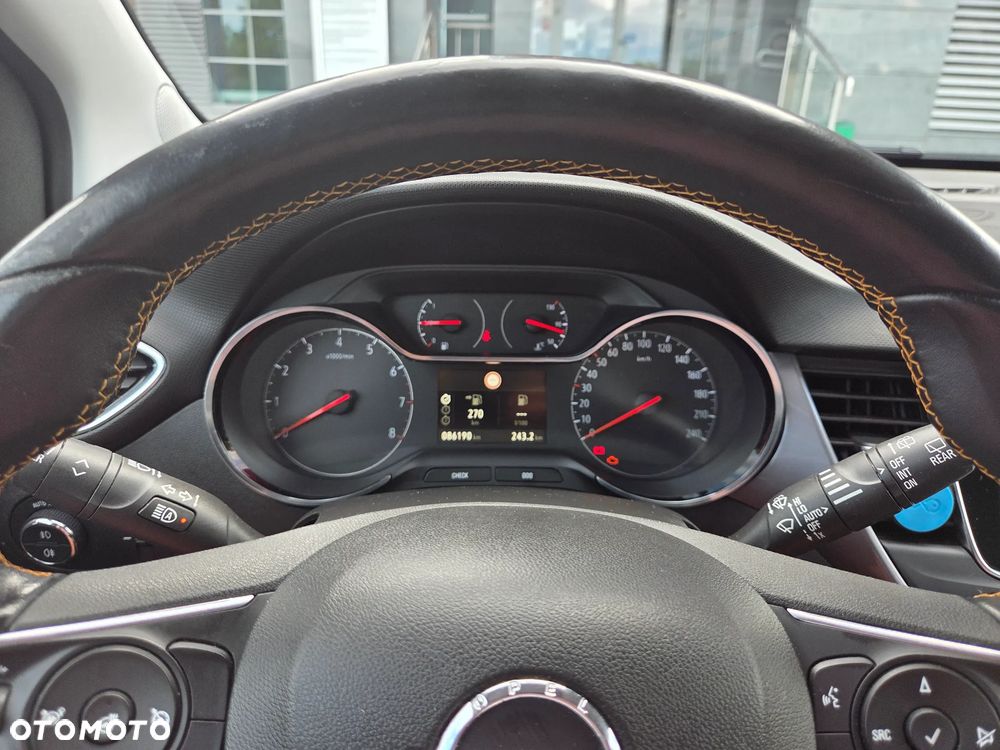 Opel Crossland X 1.2 T Enjoy S&S - 10