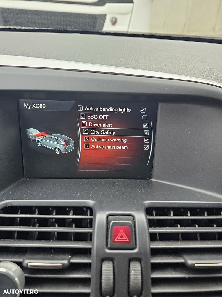 Volvo XC 60 D4 Geartronic Summum - 17