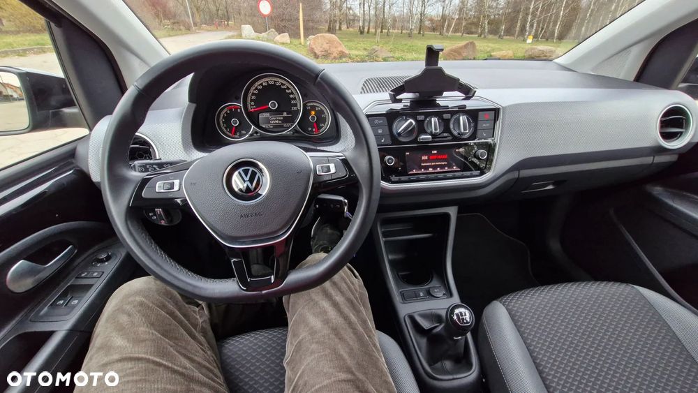 Volkswagen up! Active - 14