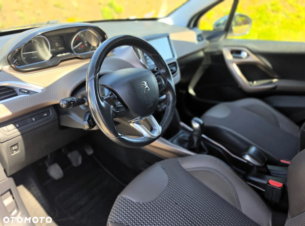 Peugeot 2008 1.6 VTi Allure - 17