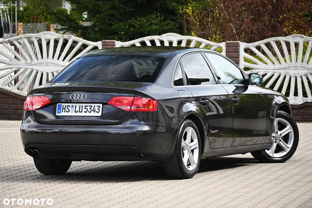 Audi A4 Limousine - 16