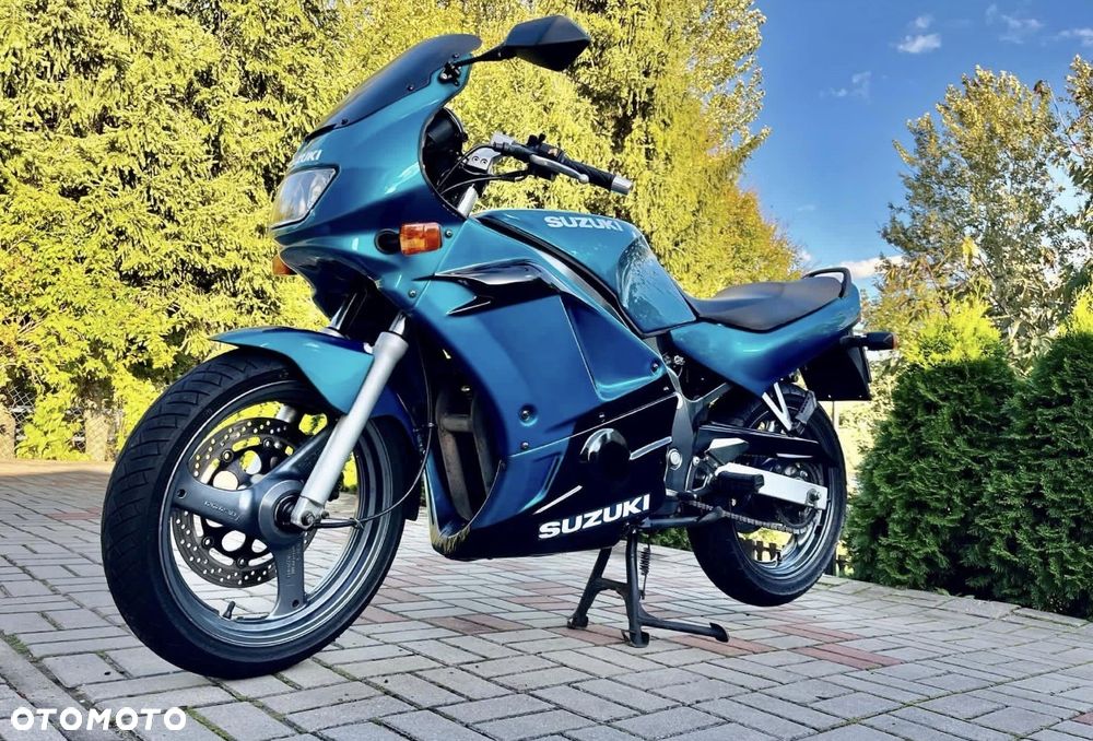 Suzuki GS - 3
