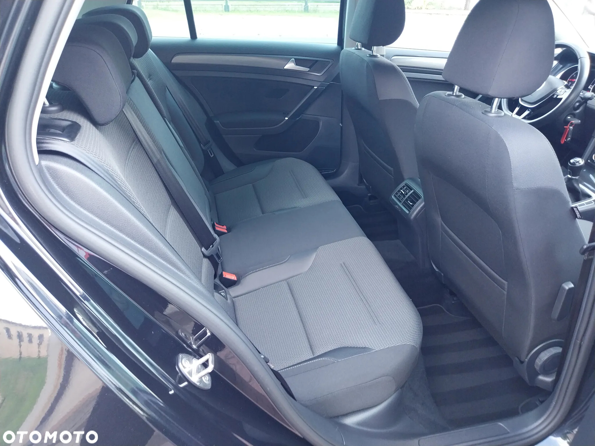 Volkswagen Golf 1.5 TSI OPF R-Line - 12