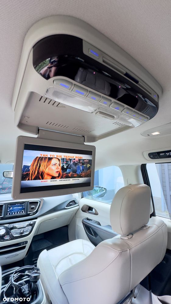 Chrysler Pacifica - 20