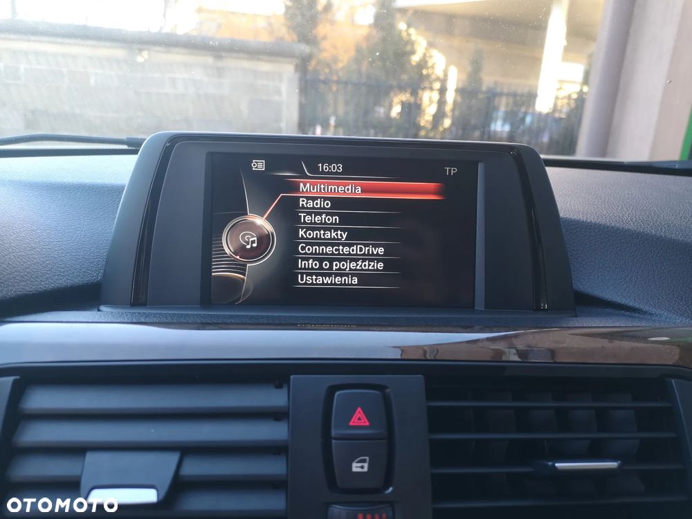 BMW Seria 3 330i xDrive - 15