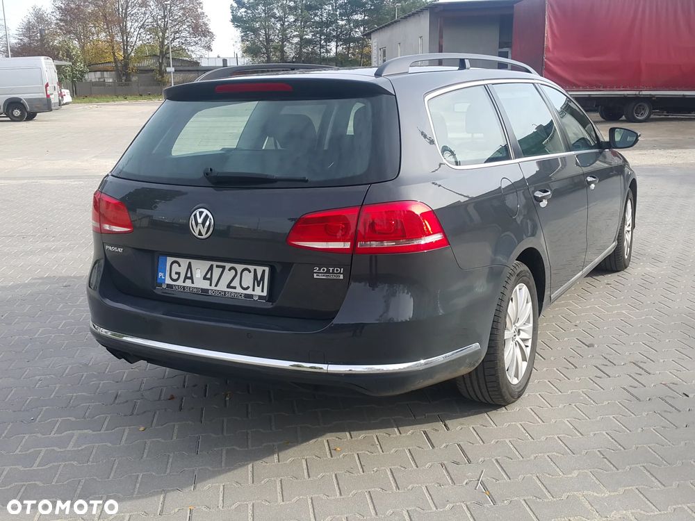 Volkswagen Passat 2.0 TDI DPF BlueMotion Technology Comfortline - 10