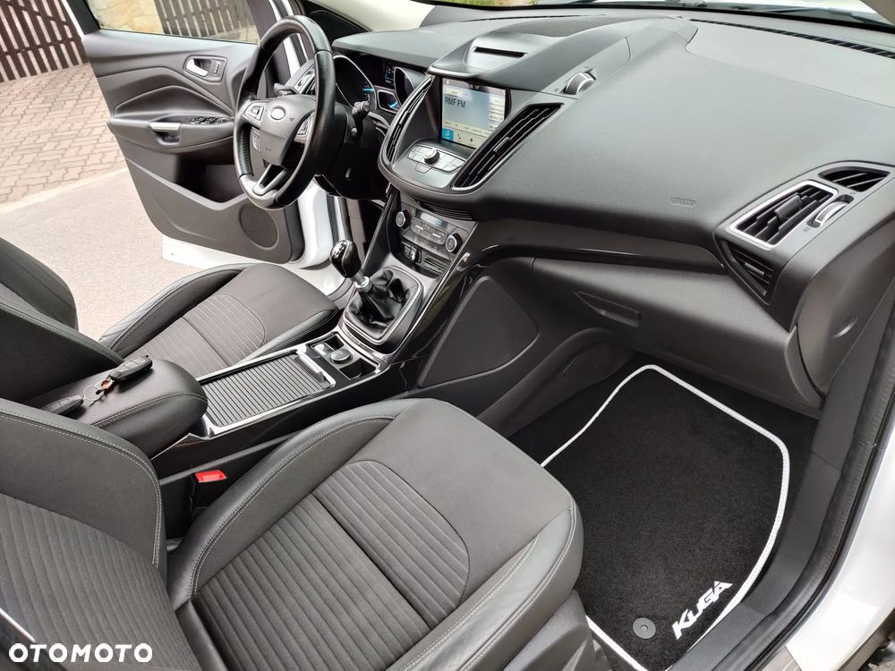 Ford Kuga 2.0 TDCi AWD Titanium - 25