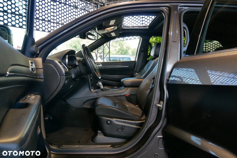 Jeep Grand Cherokee - 8