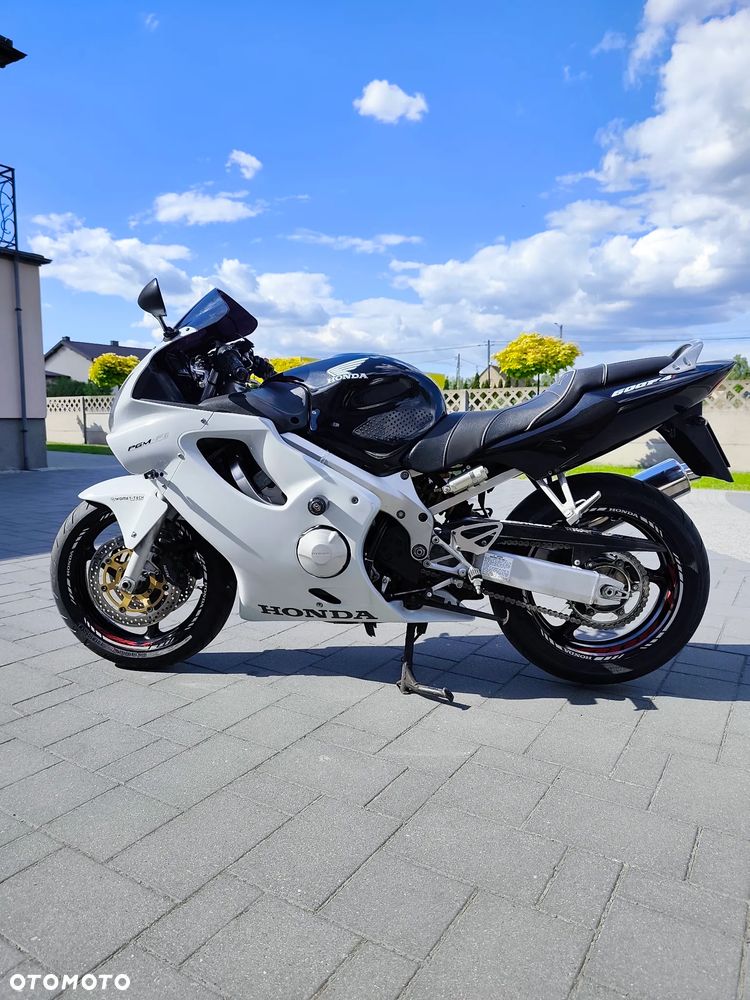 Honda CBR - 1
