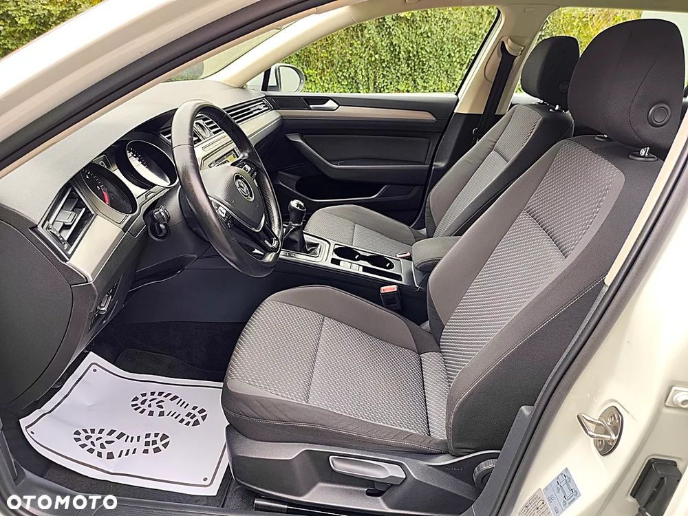 Volkswagen Passat Variant 1.6 TDI (BlueMotion Technology) Comfortline - 9