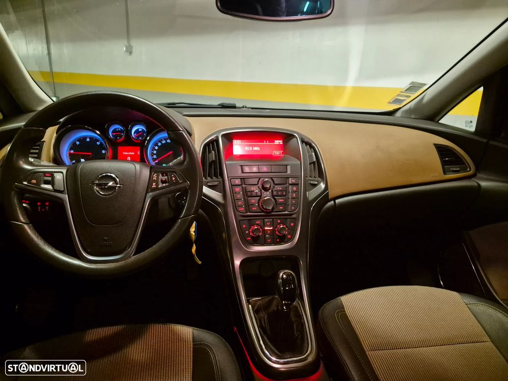 Opel Astra Sports Tourer 1.7 CDTi Cosmo - 28