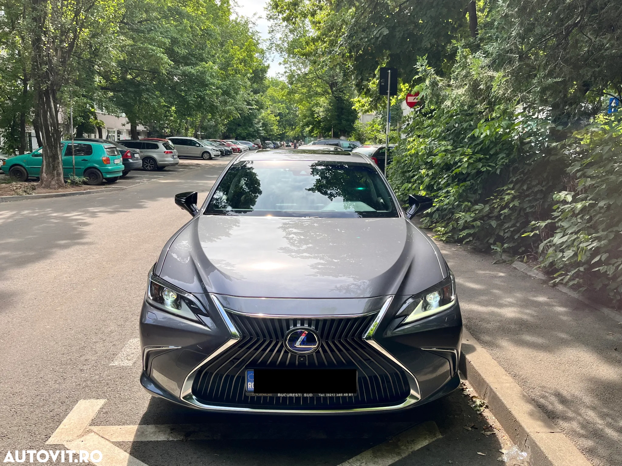 Lexus Seria ES 300h 2.5 TNGA HV 25H- 4X2 CVT Executive - 2