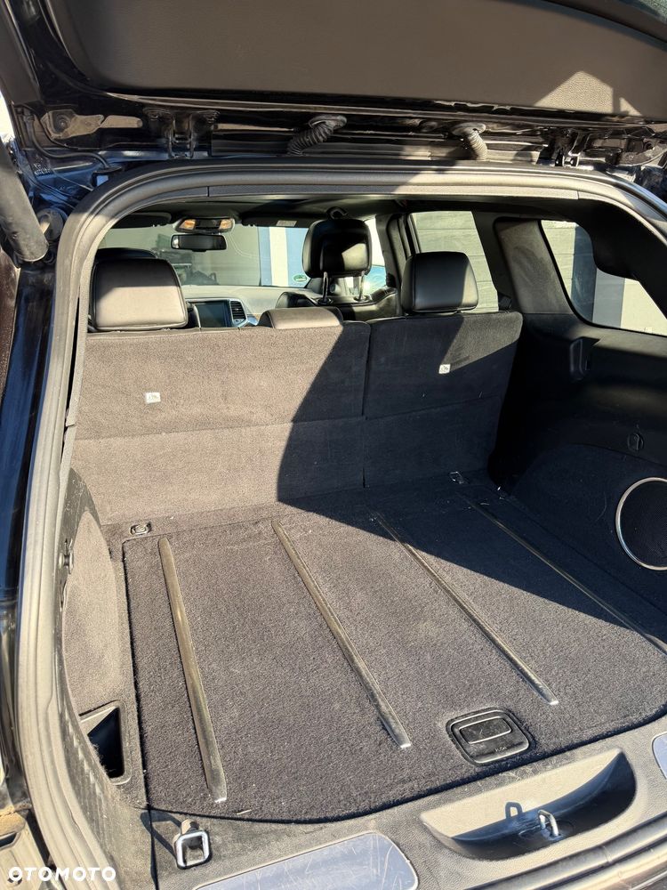 Jeep Grand Cherokee - 30