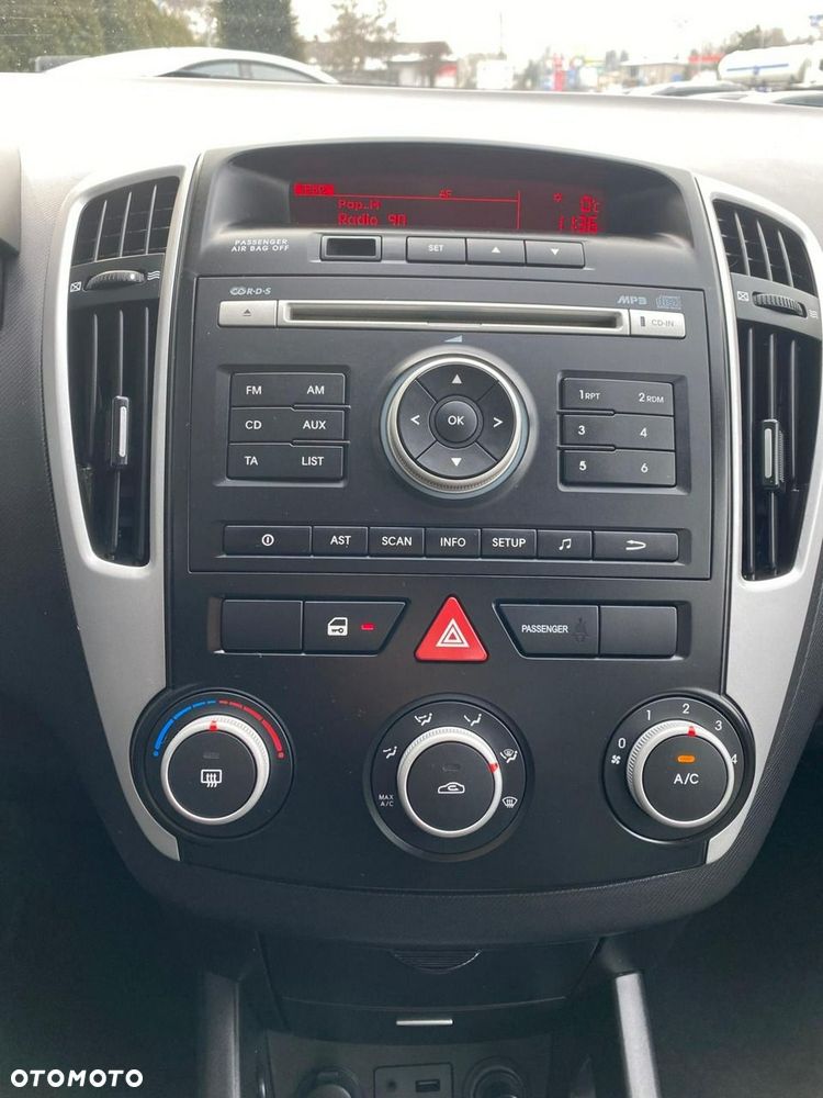 Kia Ceed 1.4 M - 11