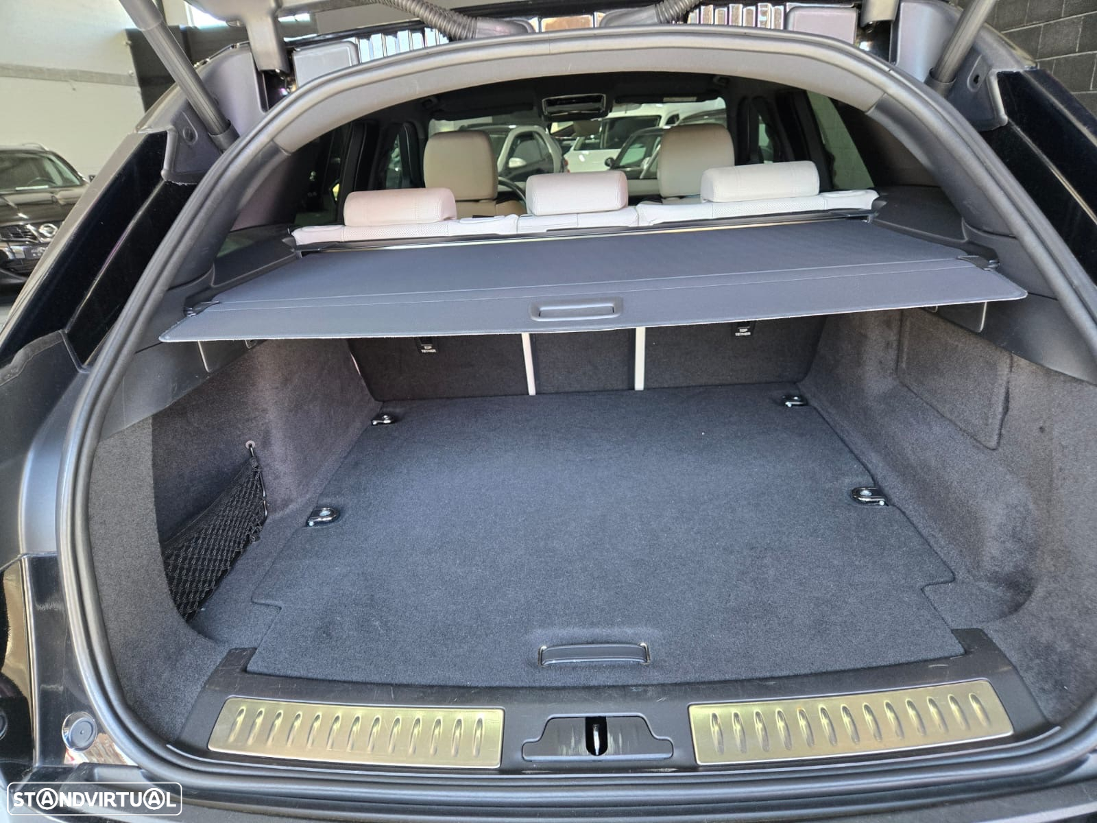 Land Rover Range Rover Velar 2.0 P400e AWD R-Dynamic S - 29