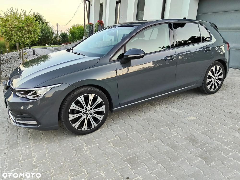 Volkswagen Golf - 1