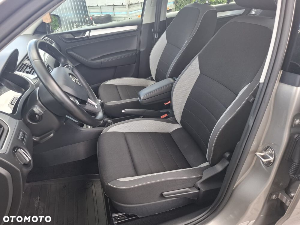Skoda RAPID 1.0 TSI Active - 10