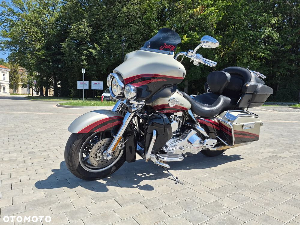 Harley-Davidson FLHTCU Ultra - 4