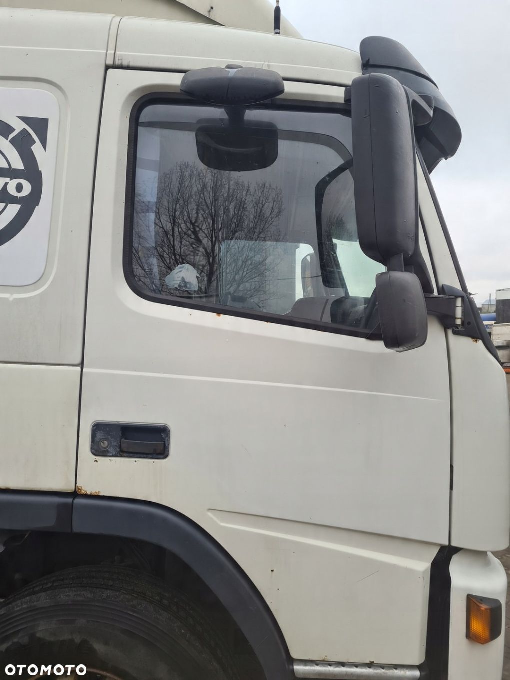 DRZWI KOMPLETNE PRAWE VOLVO FM 9 12 13 - 1