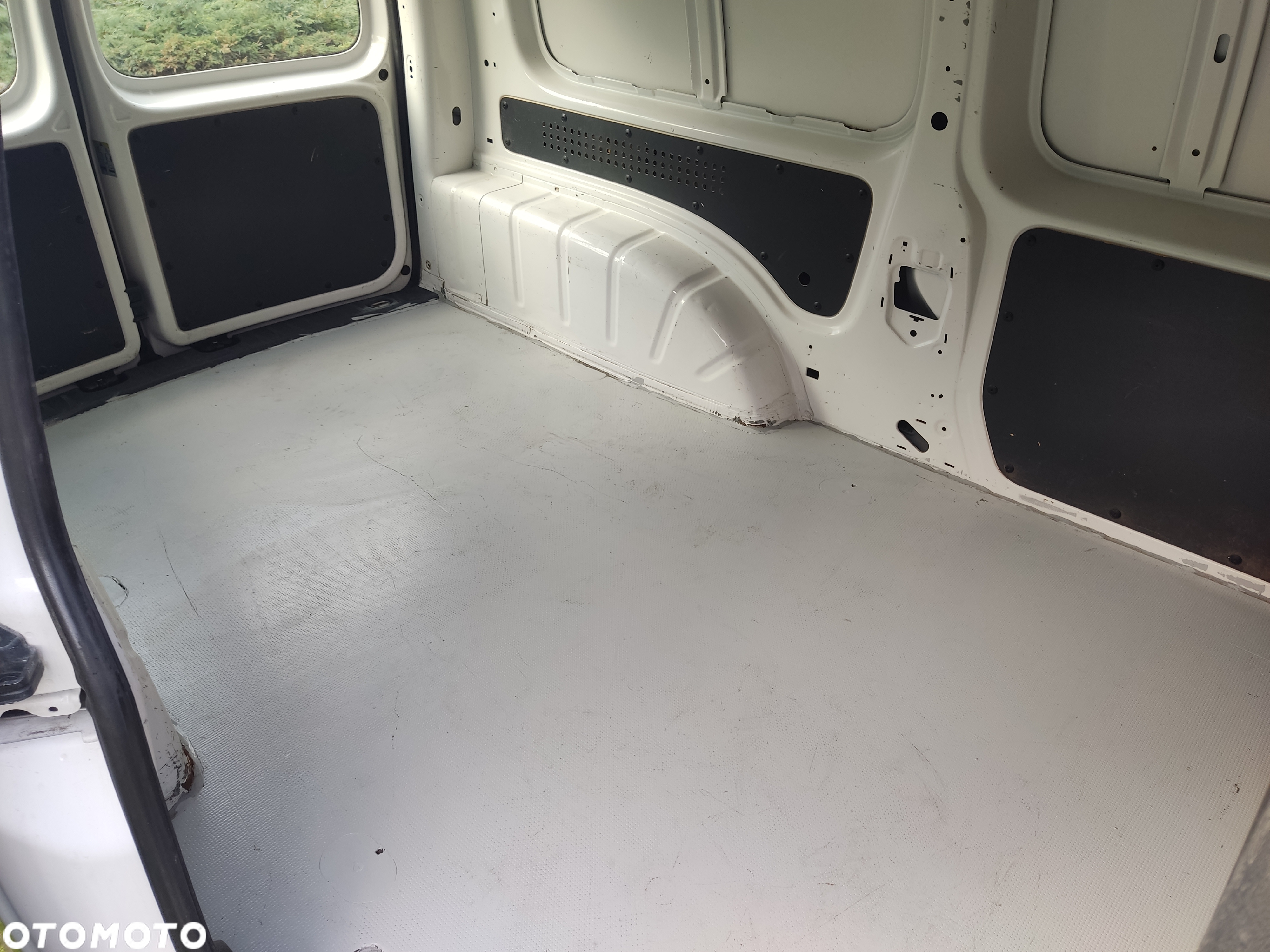 Volkswagen Caddy Maxi - 19