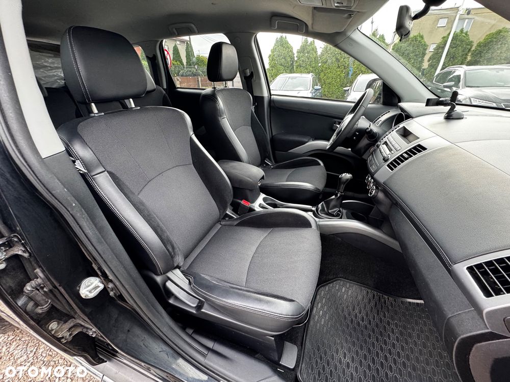 Mitsubishi Outlander 2.0 2WD Invite - 35