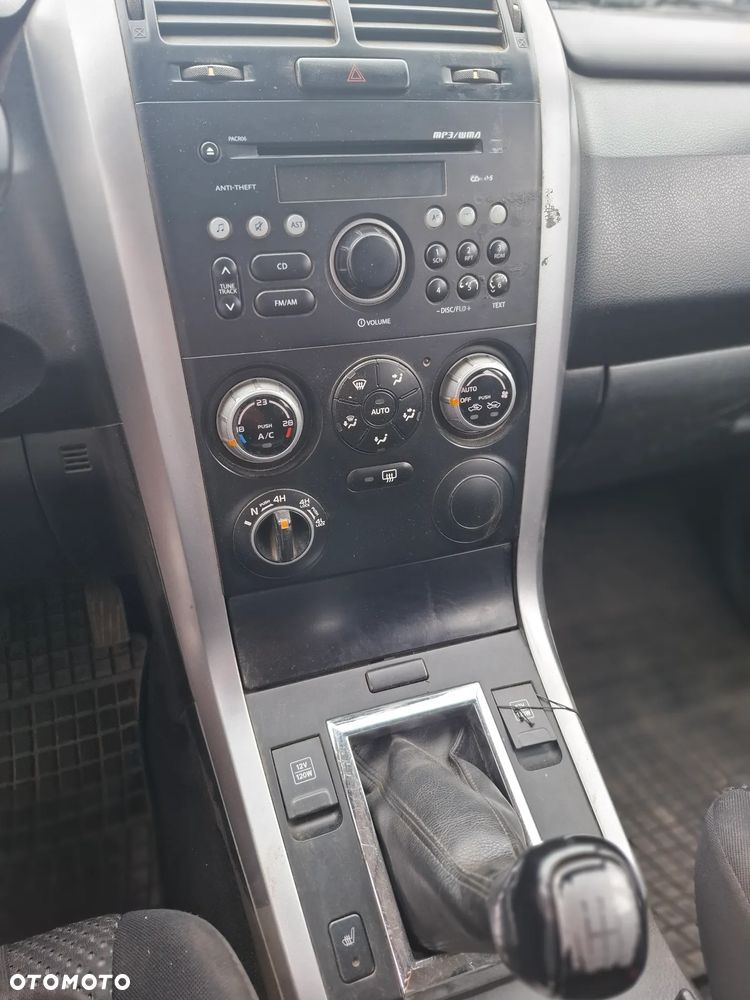Suzuki Grand Vitara 2.0 - 13