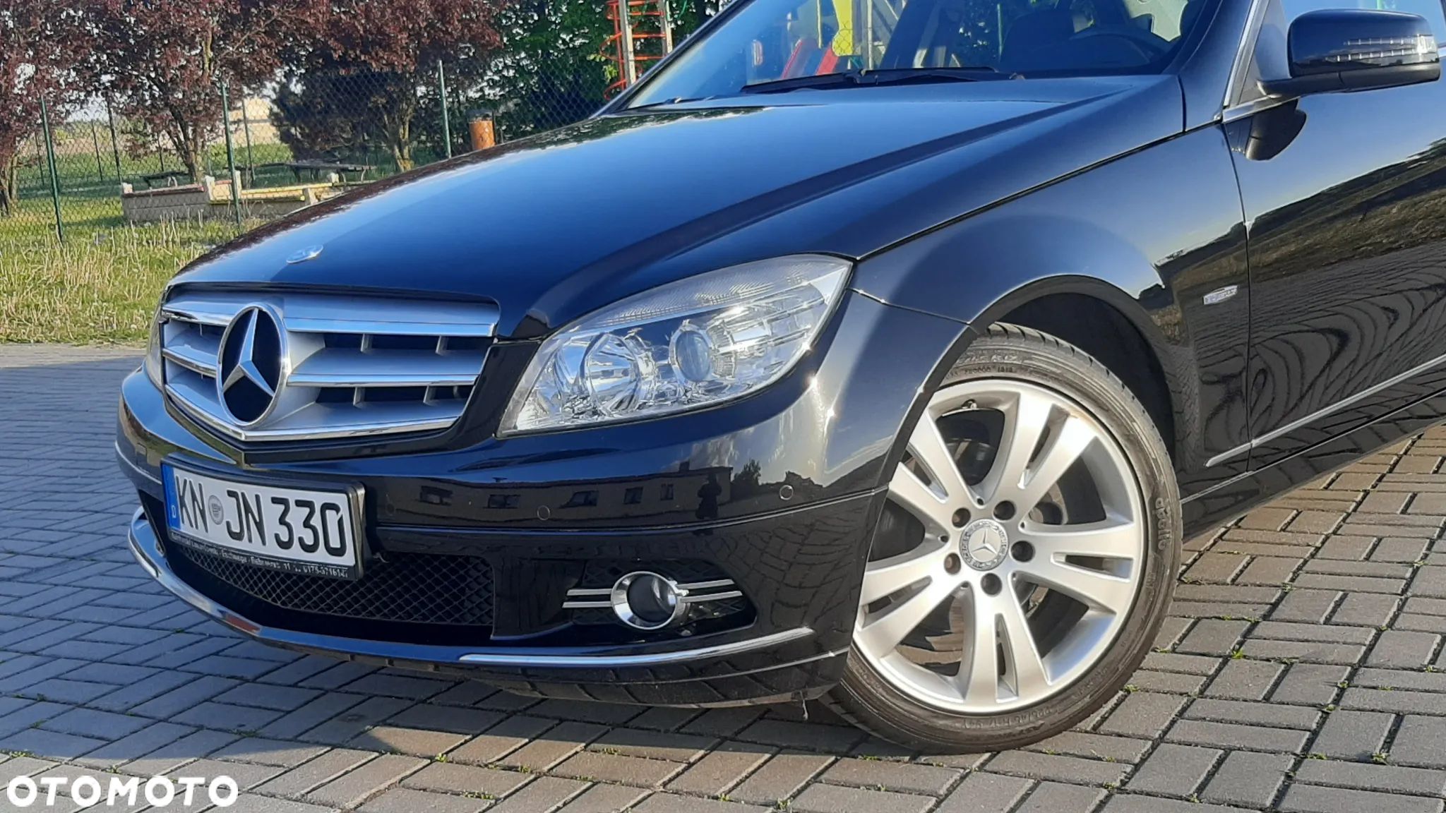 Mercedes-Benz Klasa C 180 CGI BlueEff Avantgarde - 1