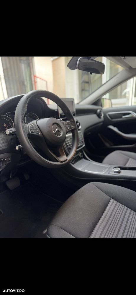 Mercedes-Benz A 180 - 6