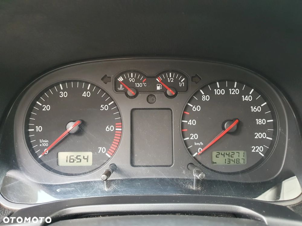 Volkswagen Golf - 4