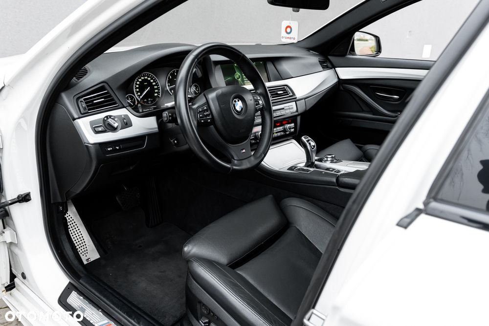 BMW Seria 5 M550d xDrive - 16