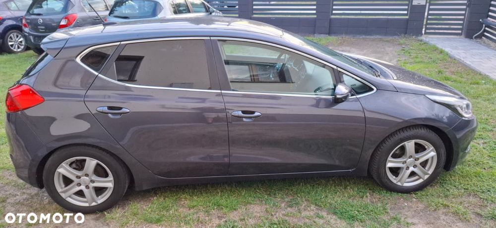 Kia Ceed - 8