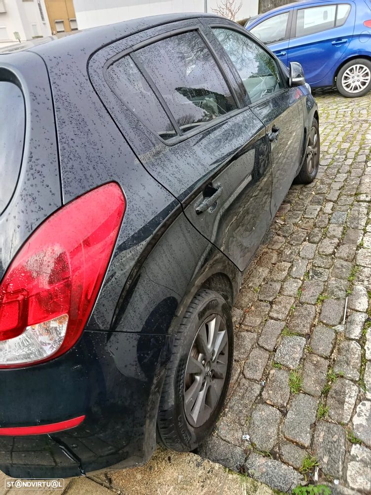 Hyundai i20 1.2 Fifa World Cup Edition - 1