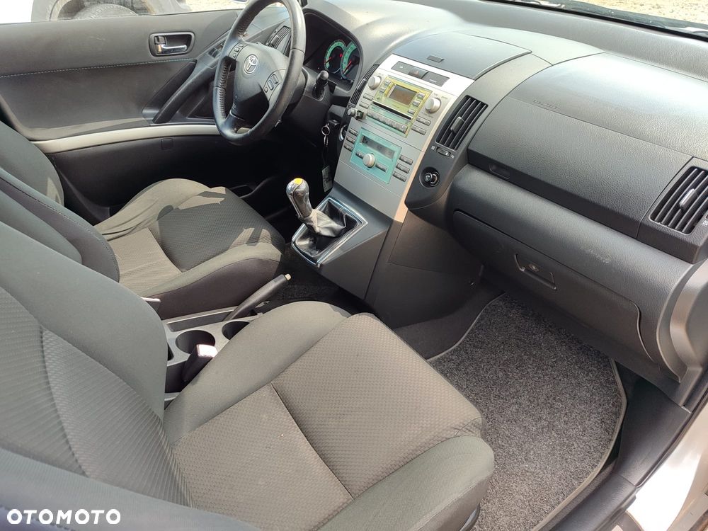 Toyota Corolla Verso - 15