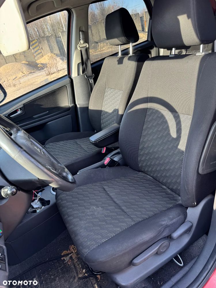 Suzuki SX4 1.6 GS / Premium - 36