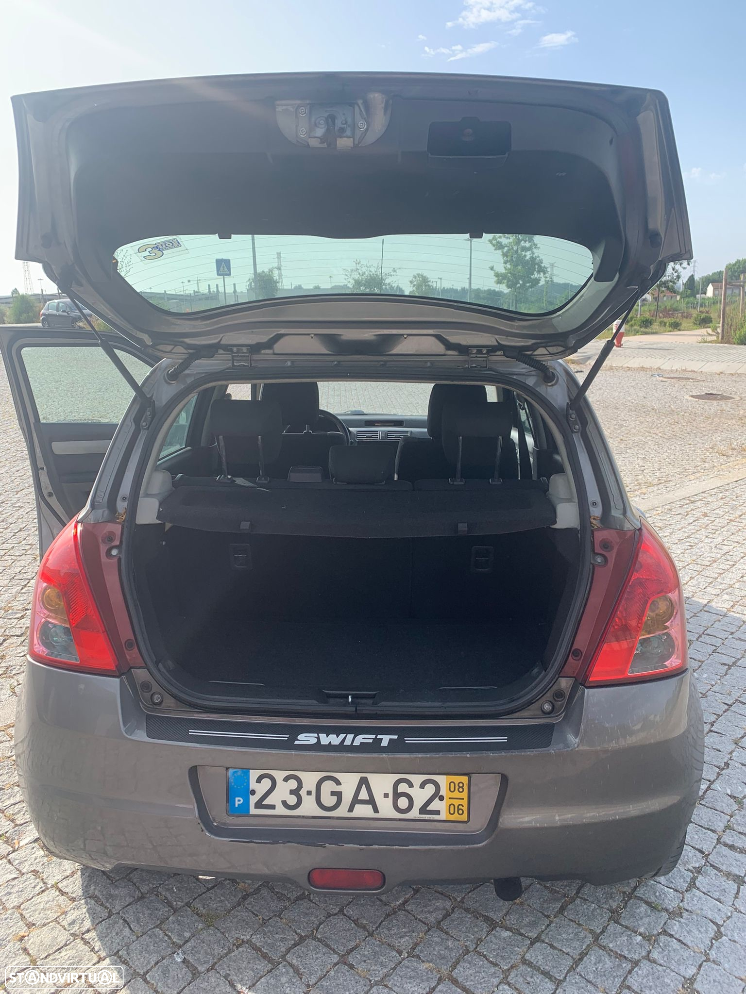 Suzuki Swift 1.3 DDiS GL - 10