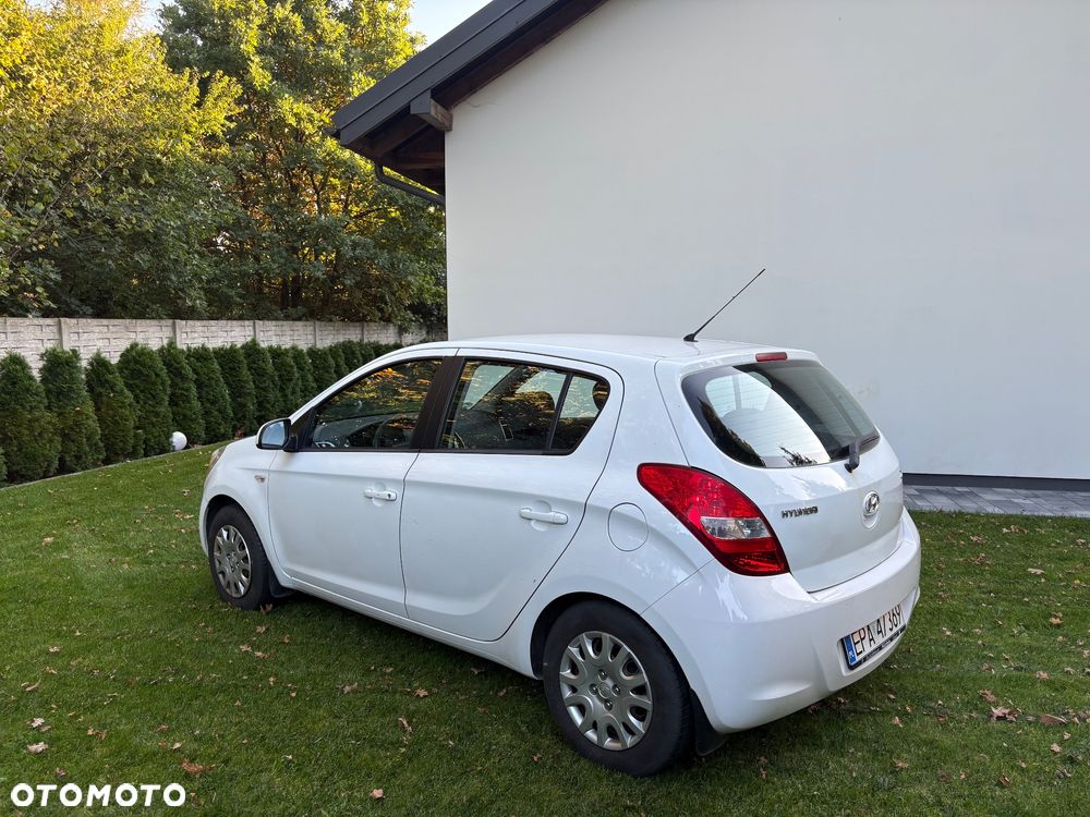 Hyundai I20 2012 photo 2