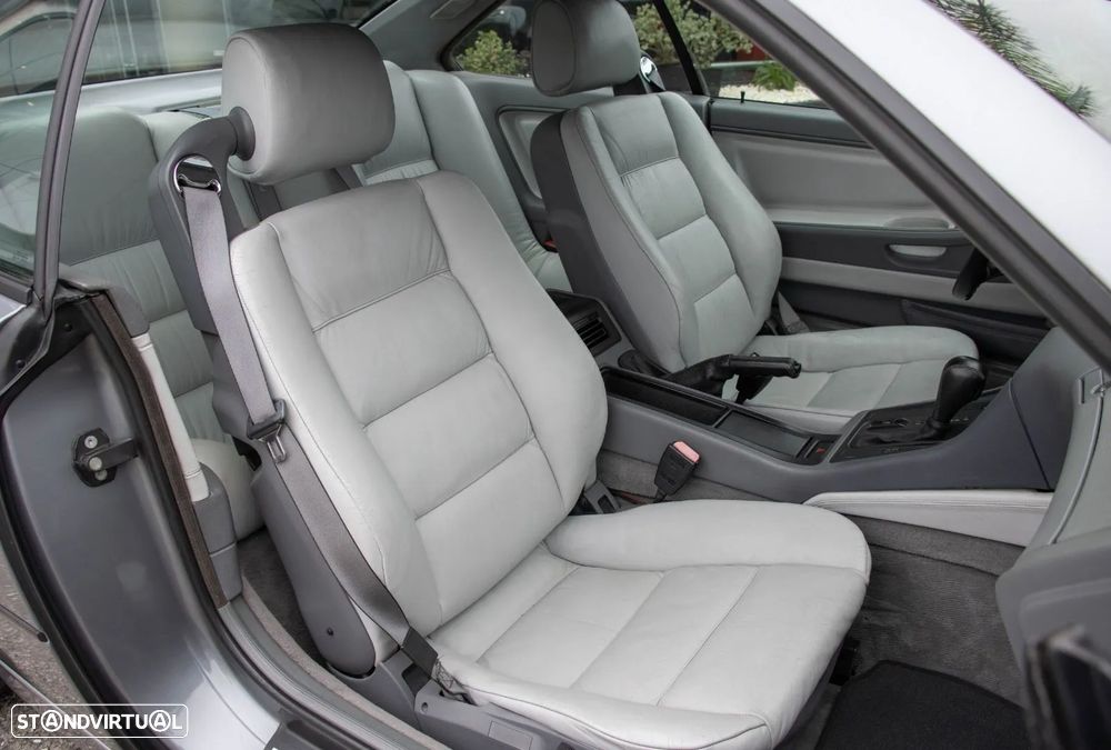 BMW 850 i A - 32
