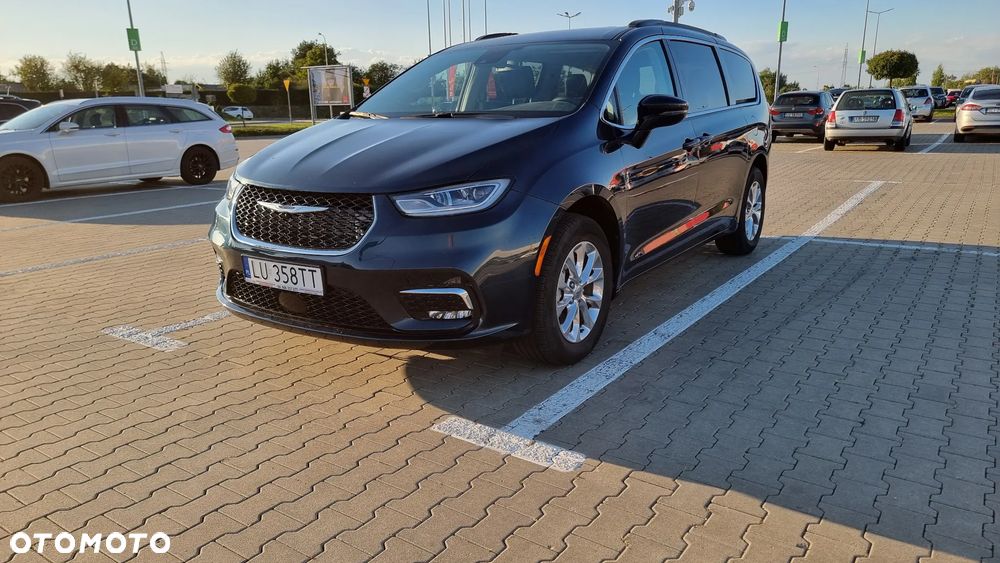 Chrysler Pacifica - 2