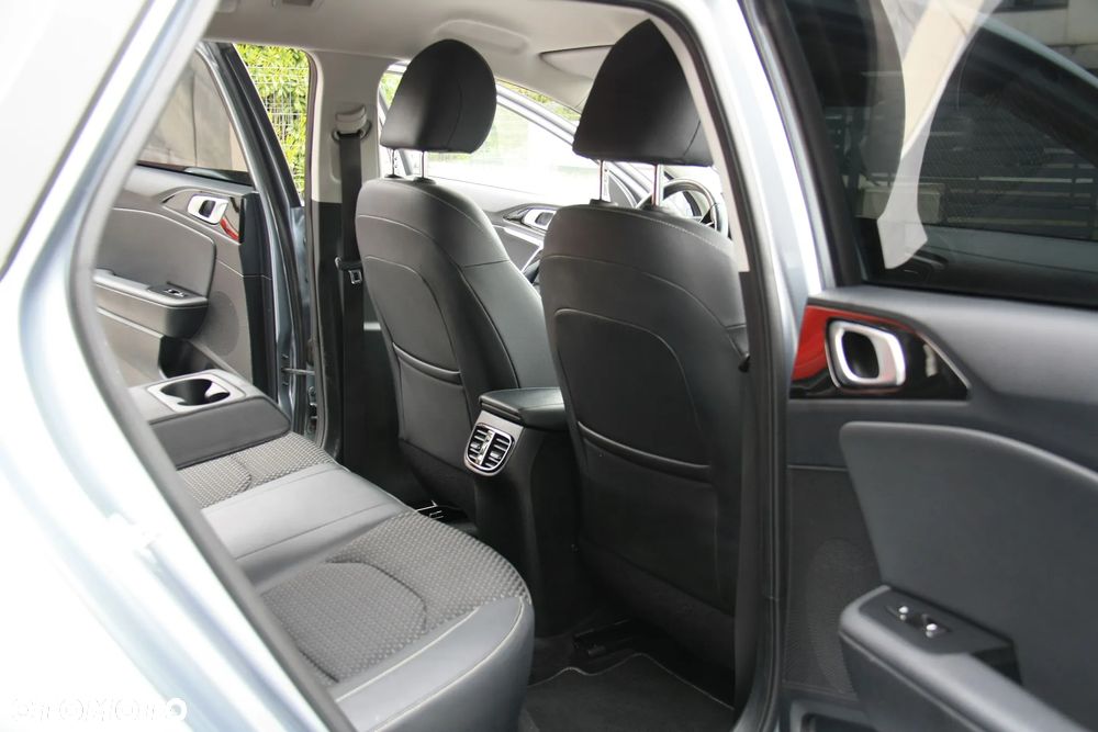 Kia Ceed 1.4 T-GDI OPF Platinum Edition - 29