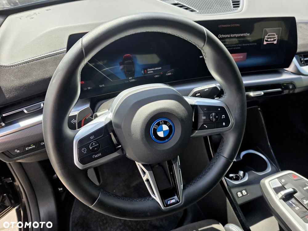BMW iX2 eDrive20 66.5kWh M Sport - 18