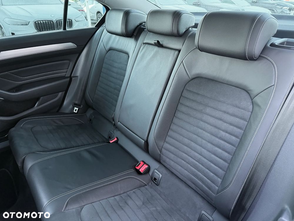 Volkswagen Passat 2.0 TSI Elegance DSG - 28