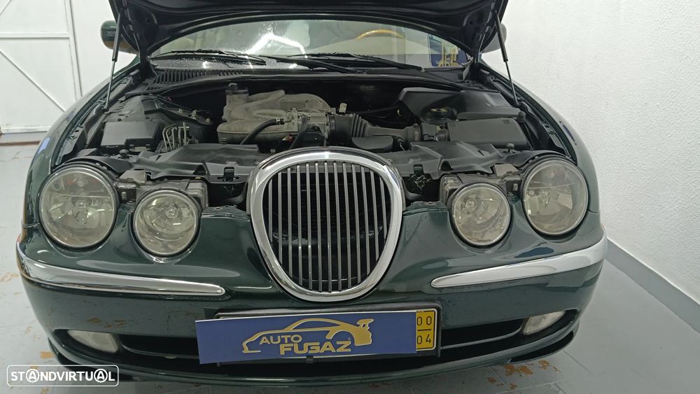 Jaguar S-Type 3.0 V6 Executive Auto. - 19
