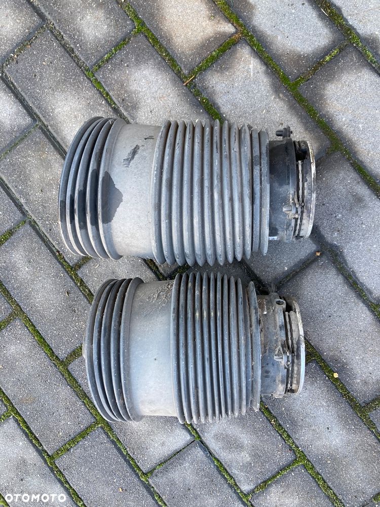 Poduszka zawieszenia miech Mercedes W205 A2053200725 A2053200825 - 1