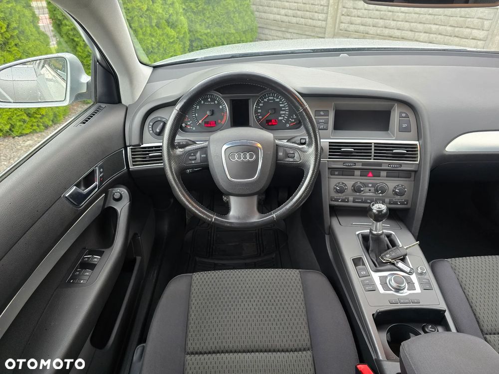 Audi A6 Avant 2.4 - 11