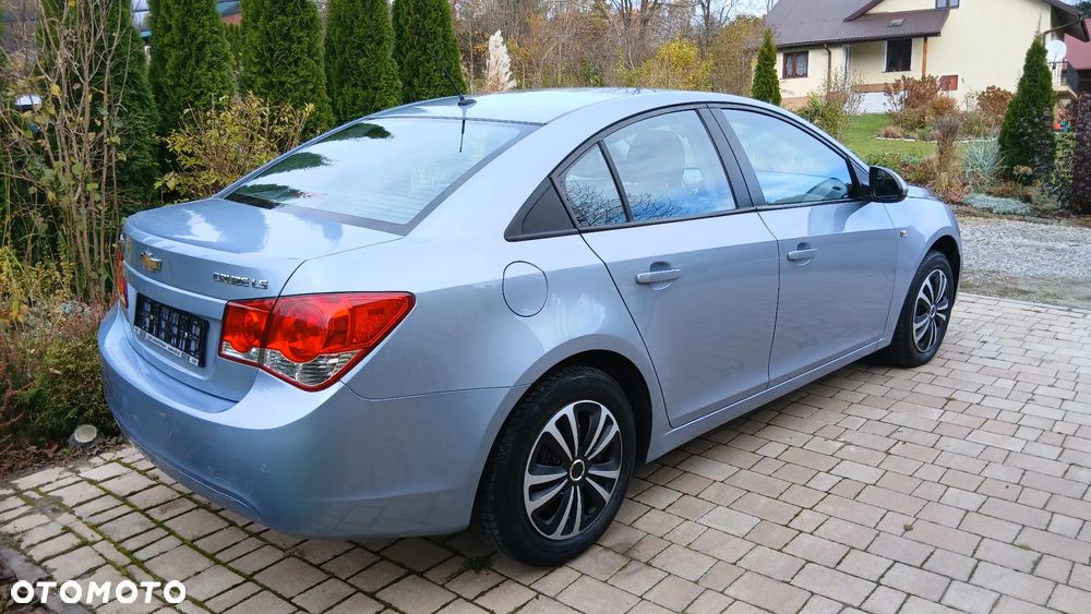 Chevrolet Cruze 1.6 - 10