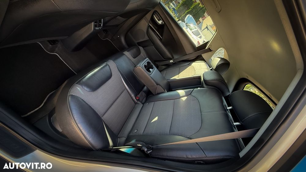 Kia Niro 1.6 GDI 2WD Aut. Vision - 6