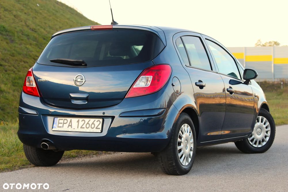 Opel Corsa 1.4 16V Satellite - 4