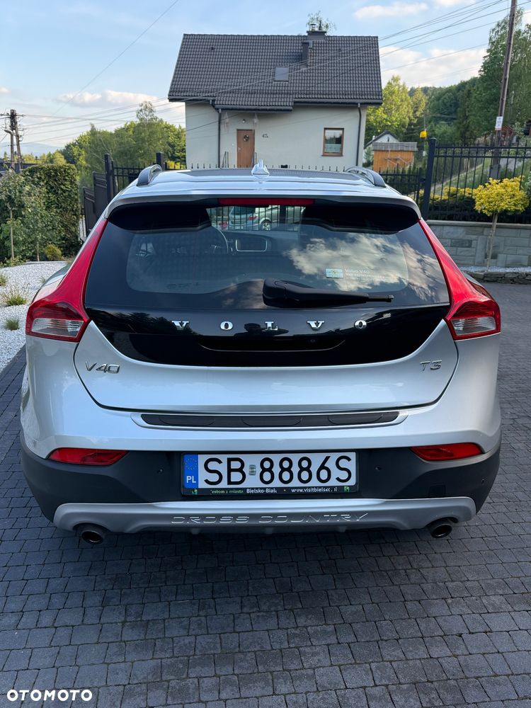 Volvo V40 Cross Country T3 Drive-E Ocean Race - 3