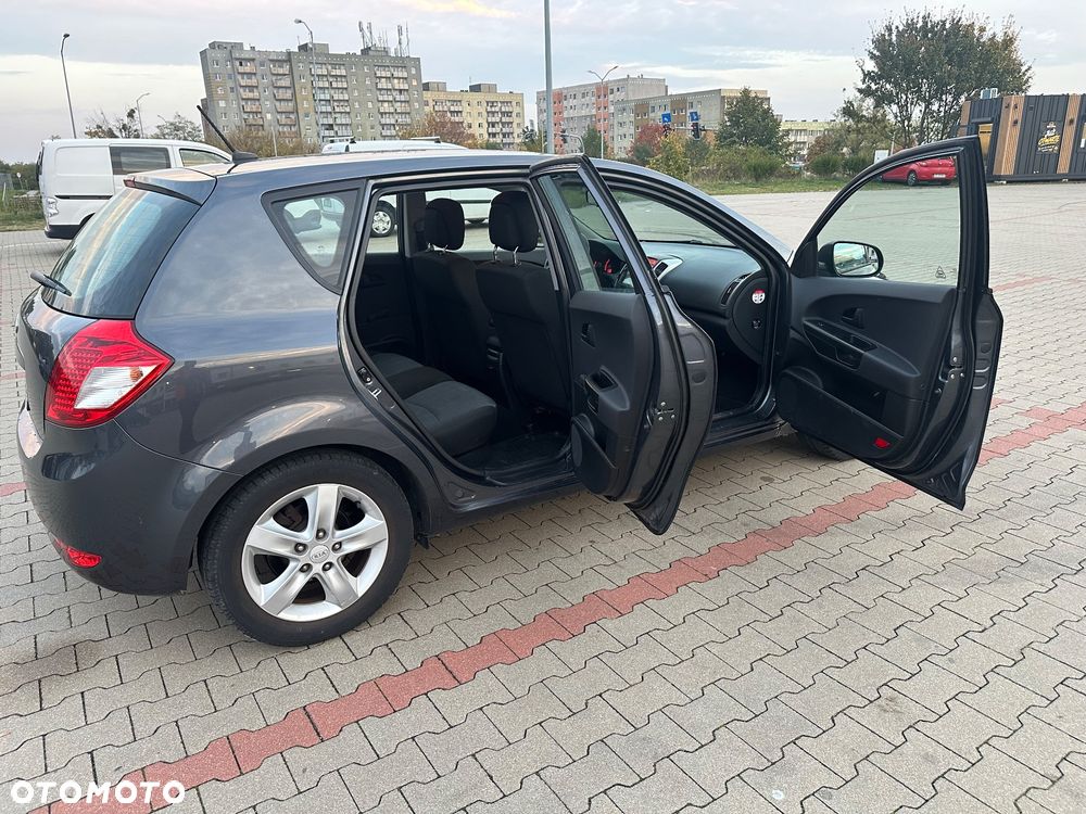 Kia Ceed 1.4 Comfort + - 18